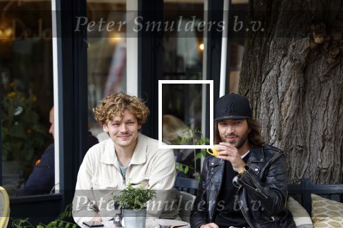 Amsterdam 31 juni 2020
SAoy Kroon op terras met stylist Tommie Driessen