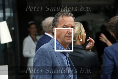 Noordwijk 16 juli 2020
Rene v d Gijp en zijn vrouw Minouche trouwen bij beachclub Tulum.