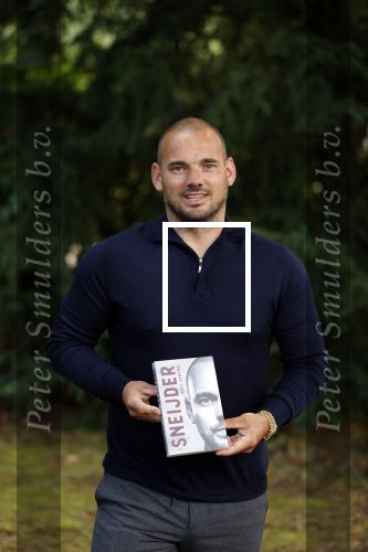Doorn 27 juni 2020
Presentatie boek Wesley Sneijder . Het boek is geschreven door Kees Jansma en mark v Bommel ontving het eerste exemplaar.