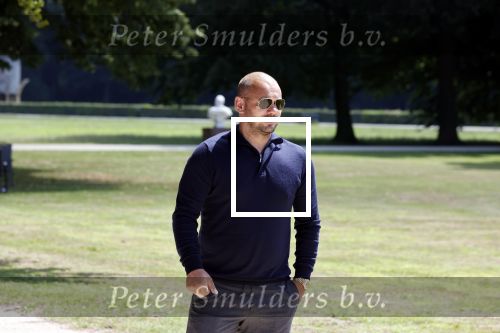Doorn 27 juni 2020
Presentatie boek Wesley Sneijder . Het boek is geschreven door Kees Jansma en mark v Bommel ontving het eerste exemplaar.