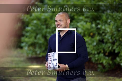 Doorn 27 juni 2020
Presentatie boek Wesley Sneijder . Het boek is geschreven door Kees Jansma en mark v Bommel ontving het eerste exemplaar.