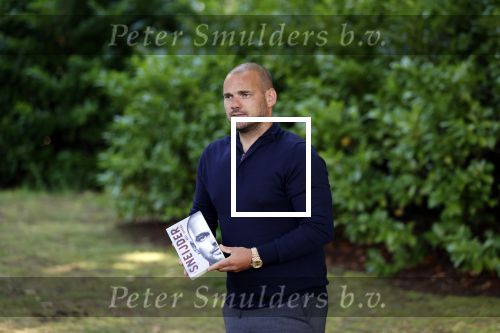 Doorn 27 juni 2020
Presentatie boek Wesley Sneijder . Het boek is geschreven door Kees Jansma en mark v Bommel ontving het eerste exemplaar.