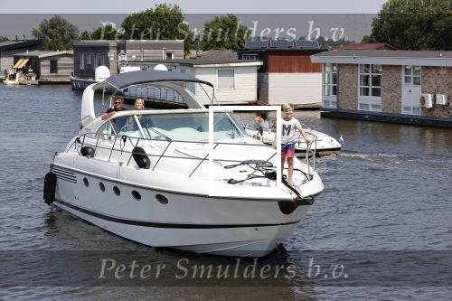 Assendelft 26 juni 2020
Wolter Kroes en zijn vrouw Tessa en zoon Tom gaan varen met zijn prachtige boot