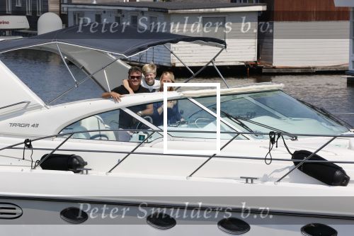 Assendelft 26 juni 2020
Wolter Kroes en zijn vrouw Tessa en zoon Tom gaan varen met zijn prachtige boot