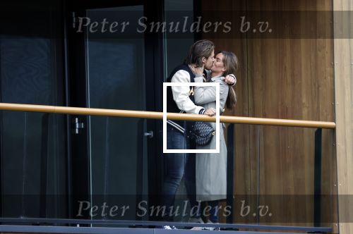 Bergschenhoek / Rotterdam 15 juli 2021
Andre Hazes en Sarah v Soelen hebben vandaag de sleutel van hun nieuwe huis / appartement gekregen.