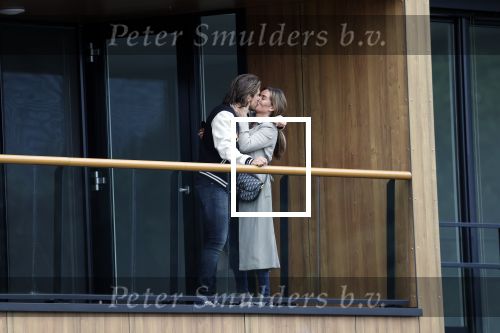 Bergschenhoek / Rotterdam 15 juli 2021
Andre Hazes en Sarah v Soelen hebben vandaag de sleutel van hun nieuwe huis / appartement gekregen.