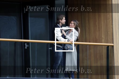 Bergschenhoek / Rotterdam 15 juli 2021
Andre Hazes en Sarah v Soelen hebben vandaag de sleutel van hun nieuwe huis / appartement gekregen.