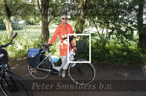 Blaricum 6 juli 2021
Gordon viert zijn verjaardag en dat hij zijn huis verkocht heeft. Ook gaat hij verhuizen naar Dubai. Anita Witzier met haar man
