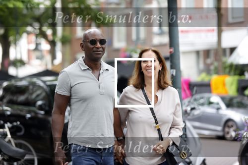 Amsterdam 10 juli 2021
 Annemarie v Gaal met haar man Rhandy Macnack op de cornelis schuytstraat