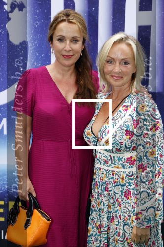 Breda 5 juli 2021
Premiere Zodiac in koepel gevangenis in Breda.
Annick Boer kwam met Lone v Roosendaal