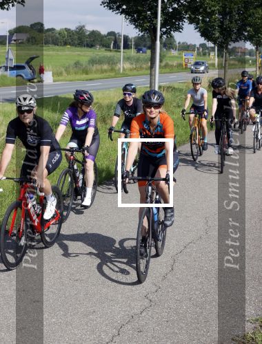 Zevenhuizen 4 juli 2021
Leontien v Moorsel Wendy v Dijk en Anouk Smulders gaan met 500 vrouwen de Amstel Gold race rijden . Vandaag was er een training . Ook Michael Zijlaard en zijn broer Ron reden mee.