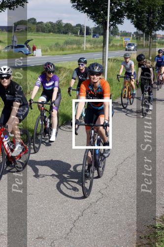 Zevenhuizen 4 juli 2021
Leontien v Moorsel Wendy v Dijk en Anouk Smulders gaan met 500 vrouwen de Amstel Gold race rijden . Vandaag was er een training . Ook Michael Zijlaard en zijn broer Ron reden mee.