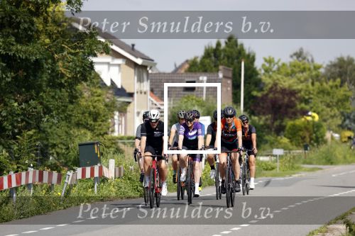 Zevenhuizen 4 juli 2021
Leontien v Moorsel Wendy v Dijk en Anouk Smulders gaan met 500 vrouwen de Amstel Gold race rijden . Vandaag was er een training . Ook Michael Zijlaard en zijn broer Ron reden mee.