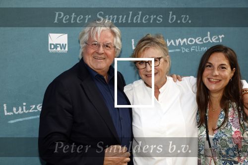 Amsterdam 16 juli 2021
Premiere de Luizenmoeder in Tuschinski. Beppie Melissen met partner Ernest Weil en hun dochter