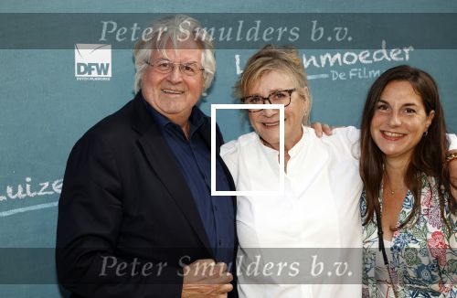 Amsterdam 16 juli 2021
Premiere de Luizenmoeder in Tuschinski. Beppie Melissen met partner Ernest Weil en hun dochter