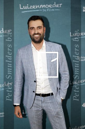 Amsterdam 16 juli 2021
Premiere de Luizenmoeder in Tuschinski.
Bjorn Remmerswaal met een kennis