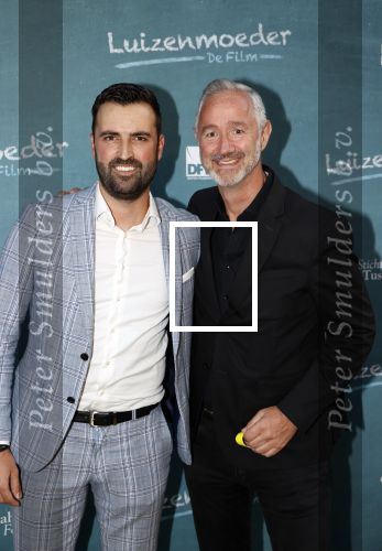Amsterdam 16 juli 2021
Premiere de Luizenmoeder in Tuschinski.
Bjorn Remmerswaal met een kennis