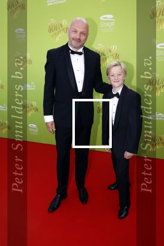 Scheveningen 9 juli 2021
Premiere sound of music in het circustheater.
Boris van der Ham met zijn zoon