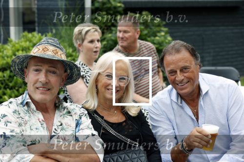 Holten 10 juli 2021
Edwin v Hoevelaak met zijn vriendin Natasja Poels . Bram Koning met zijn vrouw