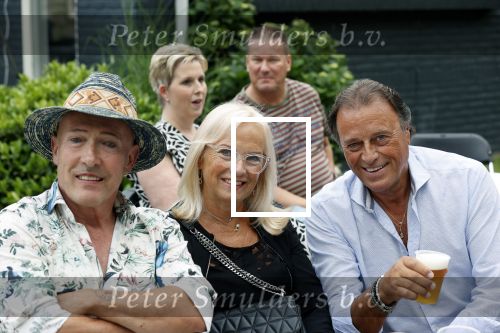 Holten 10 juli 2021
Edwin v Hoevelaak met zijn vriendin Natasja Poels . Bram Koning met zijn vrouw