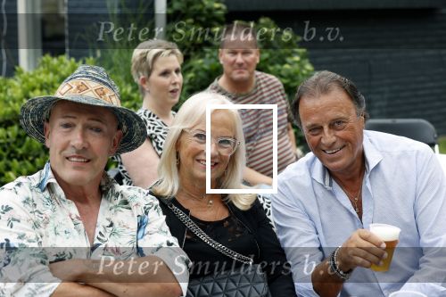 Holten 10 juli 2021
Edwin v Hoevelaak met zijn vriendin Natasja Poels . Bram Koning met zijn vrouw