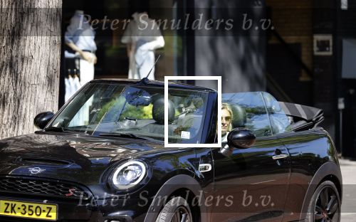 Amsterdam 14 juni 2021
Carolione Tensen in haar mini cooper cabrio