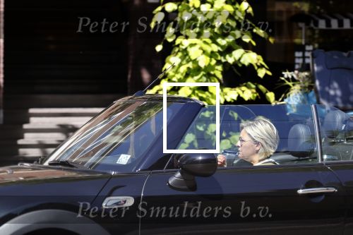 Amsterdam 14 juni 2021
Carolione Tensen in haar mini cooper cabrio