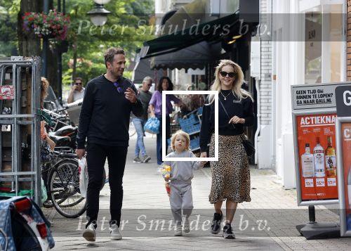 Amsterdam 26 juni 2021
Chantal janzen en haar man Marco Geeratz en zoon Bobby op de cornelis schuytstraat.