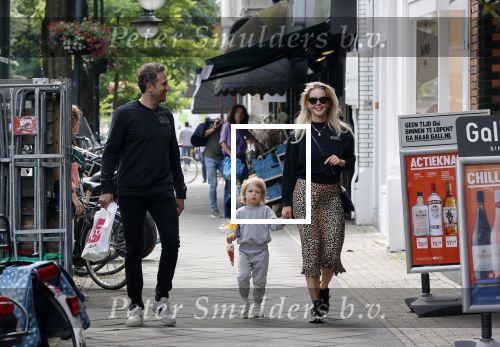 Amsterdam 26 juni 2021
Chantal janzen en haar man Marco Geeratz en zoon Bobby op de cornelis schuytstraat.