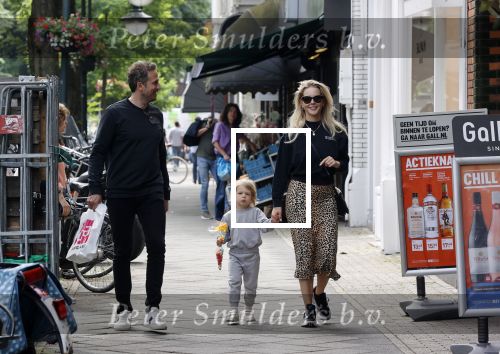 Amsterdam 26 juni 2021
Chantal janzen en haar man Marco Geeratz en zoon Bobby op de cornelis schuytstraat.