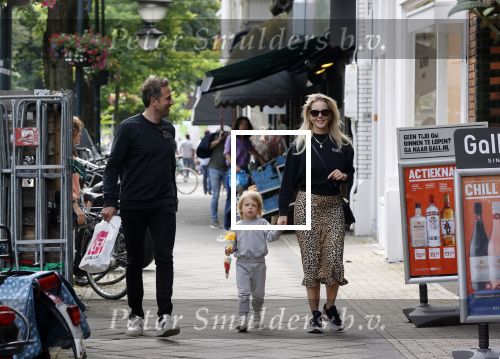 Amsterdam 26 juni 2021
Chantal janzen en haar man Marco Geeratz en zoon Bobby op de cornelis schuytstraat.