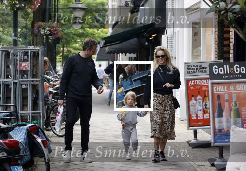Amsterdam 26 juni 2021
Chantal janzen en haar man Marco Geeratz en zoon Bobby op de cornelis schuytstraat.