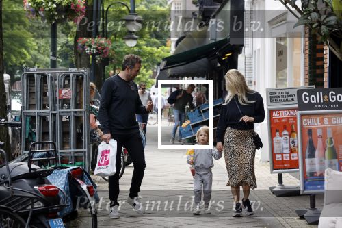 Amsterdam 26 juni 2021
Chantal janzen en haar man Marco Geeratz en zoon Bobby op de cornelis schuytstraat.