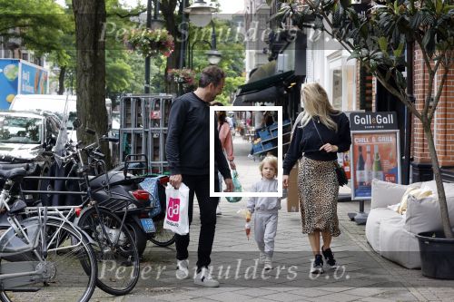 Amsterdam 26 juni 2021
Chantal janzen en haar man Marco Geeratz en zoon Bobby op de cornelis schuytstraat.
