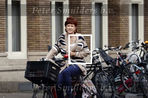 Amsterdam 13 juli 2021
Chazia Mourali op de fiets in Amsterdam zuid.