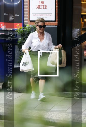Amsterdam 28 juni 2021
Connie Witteman doet boodschappen op de cornelis schuytstraat