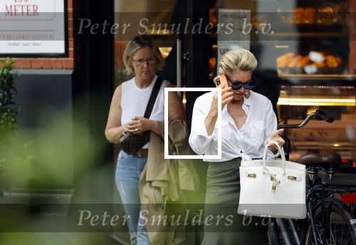 Amsterdam 28 juni 2021
Connie Witteman doet boodschappen op de cornelis schuytstraat