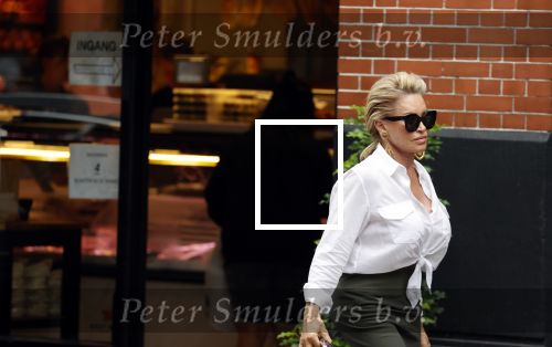 Amsterdam 28 juni 2021
Connie Witteman doet boodschappen op de cornelis schuytstraat
