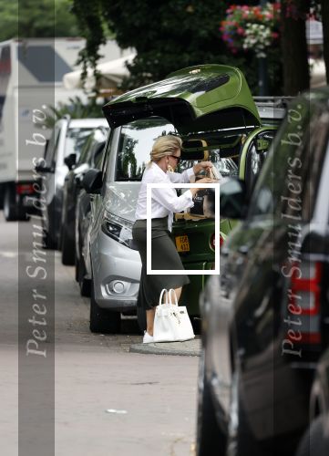 Amsterdam 28 juni 2021
Connie Witteman doet boodschappen op de cornelis schuytstraat