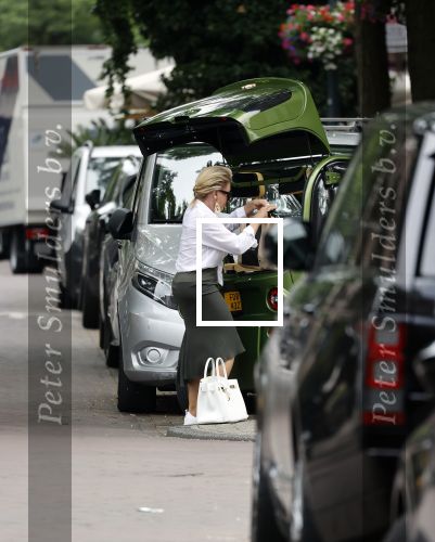 Amsterdam 28 juni 2021
Connie Witteman doet boodschappen op de cornelis schuytstraat