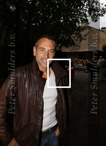 Blaricum 6 juli 2021
Gordon viert zijn verjaardag en dat hij zijn huis verkocht heeft. Ook gaat hij verhuizen naar Dubai. DJ Maurice