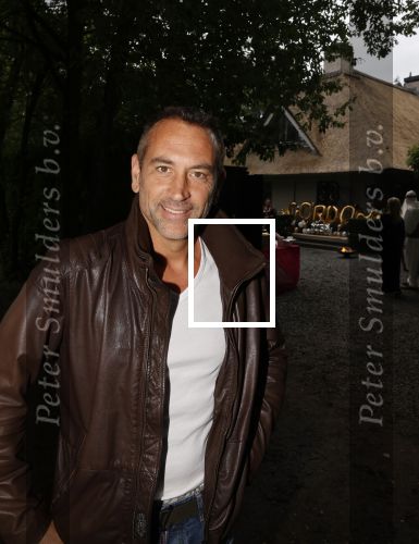 Blaricum 6 juli 2021
Gordon viert zijn verjaardag en dat hij zijn huis verkocht heeft. Ook gaat hij verhuizen naar Dubai. DJ Maurice