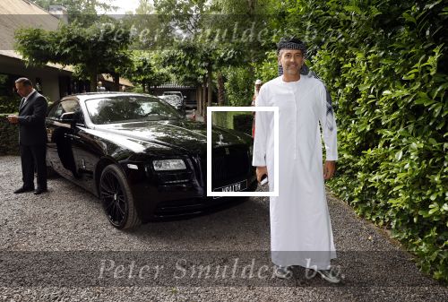 Blaricum 6 juli 2021
Gordon viert zijn verjaardag en dat hij zijn huis verkocht heeft. Ook gaat hij verhuizen naar Dubai. DJ Maurice