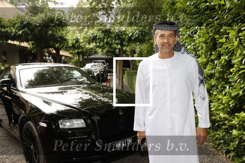 Blaricum 6 juli 2021
Gordon viert zijn verjaardag en dat hij zijn huis verkocht heeft. Ook gaat hij verhuizen naar Dubai. DJ Maurice
