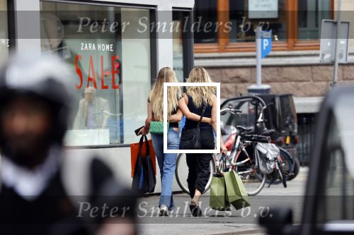 Amsterdam 12 juli 2021
Danielle Oerlemans met haar dochter Fiene Oerlemans op de pc hooftstraat