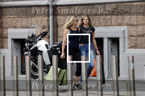 Amsterdam 12 juli 2021
Danielle Oerlemans met haar dochter Fiene Oerlemans op de pc hooftstraat
