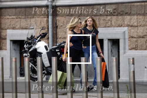 Amsterdam 12 juli 2021
Danielle Oerlemans met haar dochter Fiene Oerlemans op de pc hooftstraat