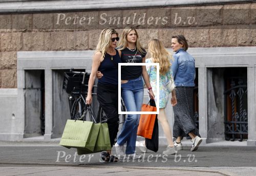Amsterdam 12 juli 2021
Danielle Oerlemans met haar dochter Fiene Oerlemans op de pc hooftstraat