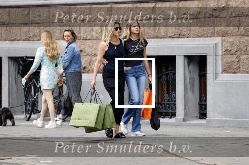 Amsterdam 12 juli 2021
Danielle Oerlemans met haar dochter Fiene Oerlemans op de pc hooftstraat