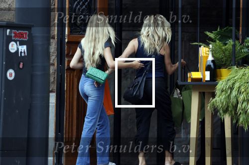 Amsterdam 12 juli 2021
Danielle Oerlemans met haar dochter Fiene Oerlemans op de pc hooftstraat